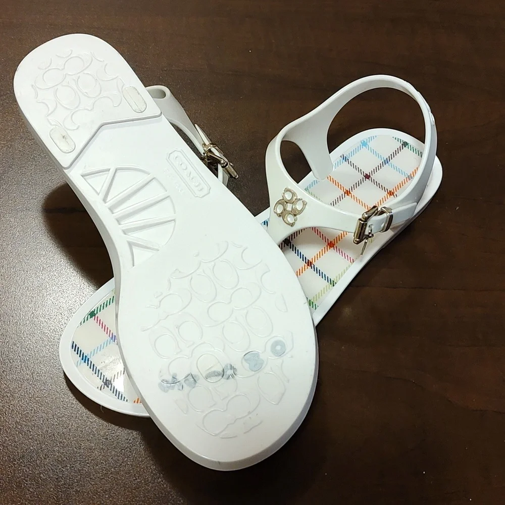 NWT Coach Lala White Silver Logo Casual Sandals/Thong Women Size 8B Casual - Picture 3 of 7